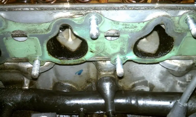 How do I know if I have oil in intake manifold