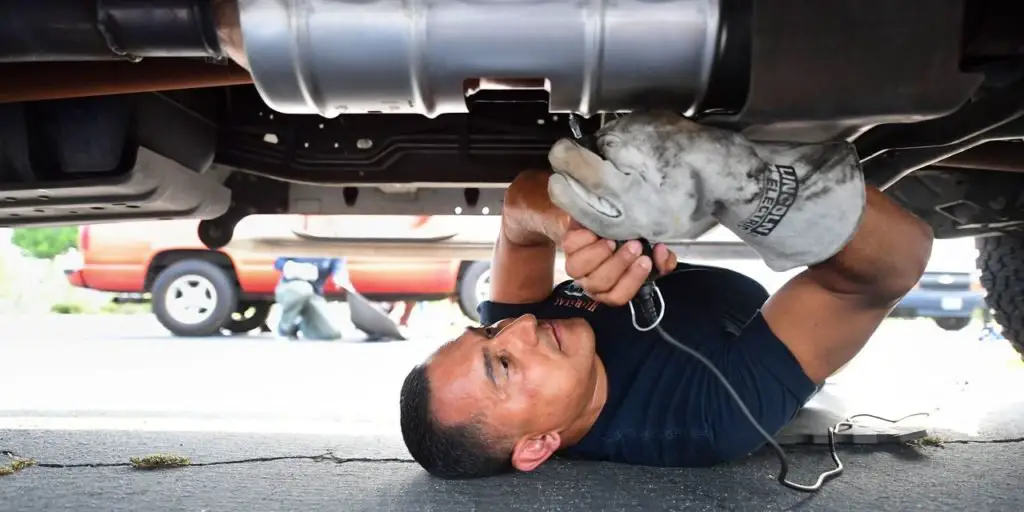 How much can catalytic converter thief make