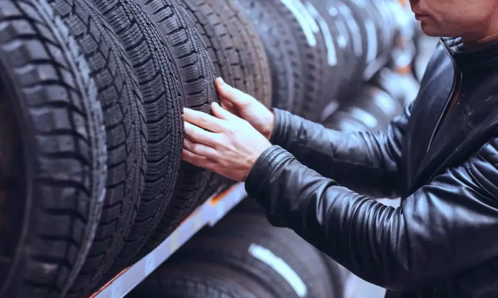 How much does it cost to change tires