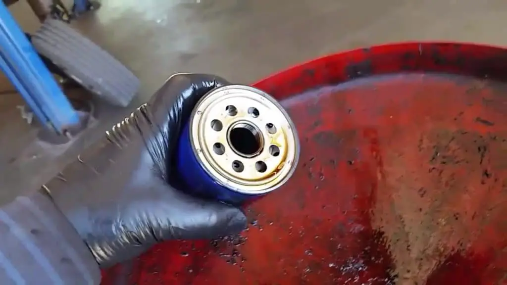 How to remove a stuck oil filter