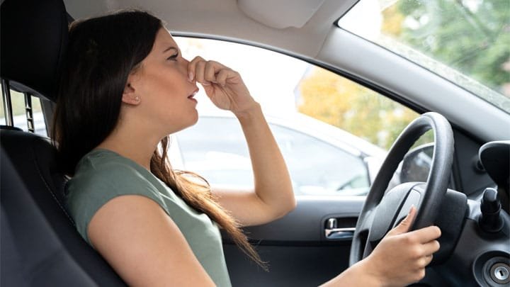 What causes a car smell like rotten eggs
