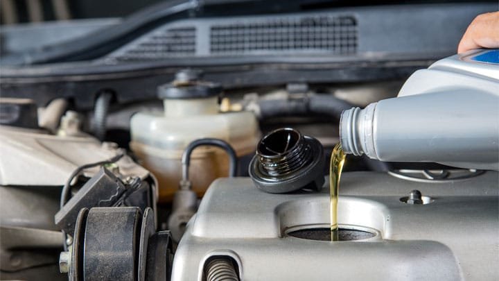 Can wrong oil cause car smoking after oil change